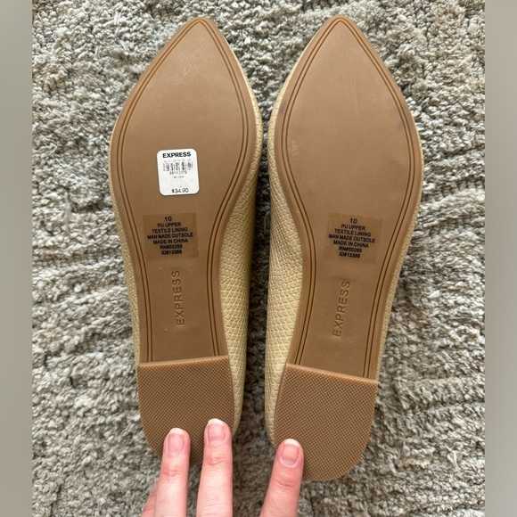 NEW WITH TAGS size 10 Express snakeskin print flats - Picture 4 of 5